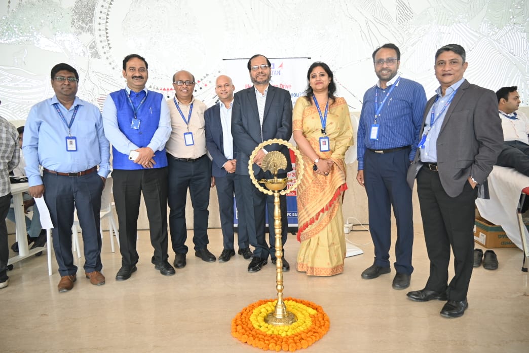 ১১০০-র বেশি স্থানে রক্তদান, এইচ ডি এফ সি ব্যাঙ্কের কলকাতার সাতটি কেন্দ্রে উৎসবের আমেজ…. ১১০০-র বেশি স্থানে রক্তদান, এইচ ডি এফ সি ব্যাঙ্কের কলকাতার সাতটি কেন্দ্রে উৎসবের আমেজ….