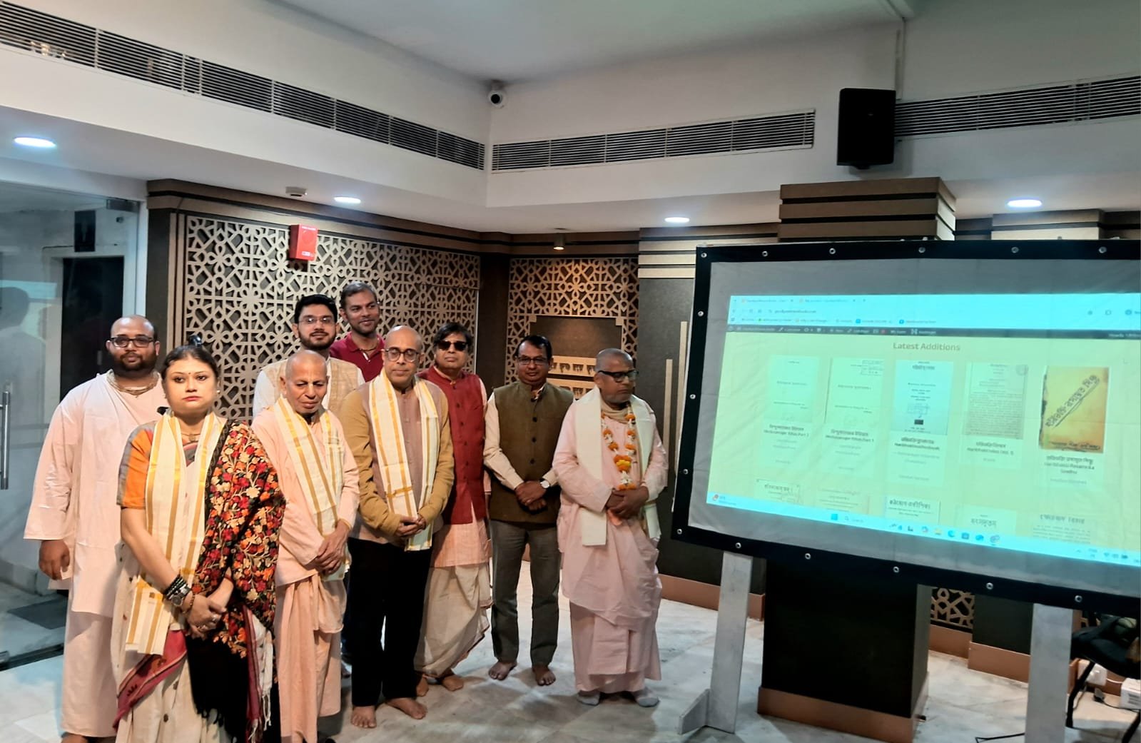 শ্রীচৈতন্য সময়কালীন প্রাচীন পুস্তক নিয়ে গৌড়ীয় মিশনে চালু ডিজিটাল লাইব্রেরি…