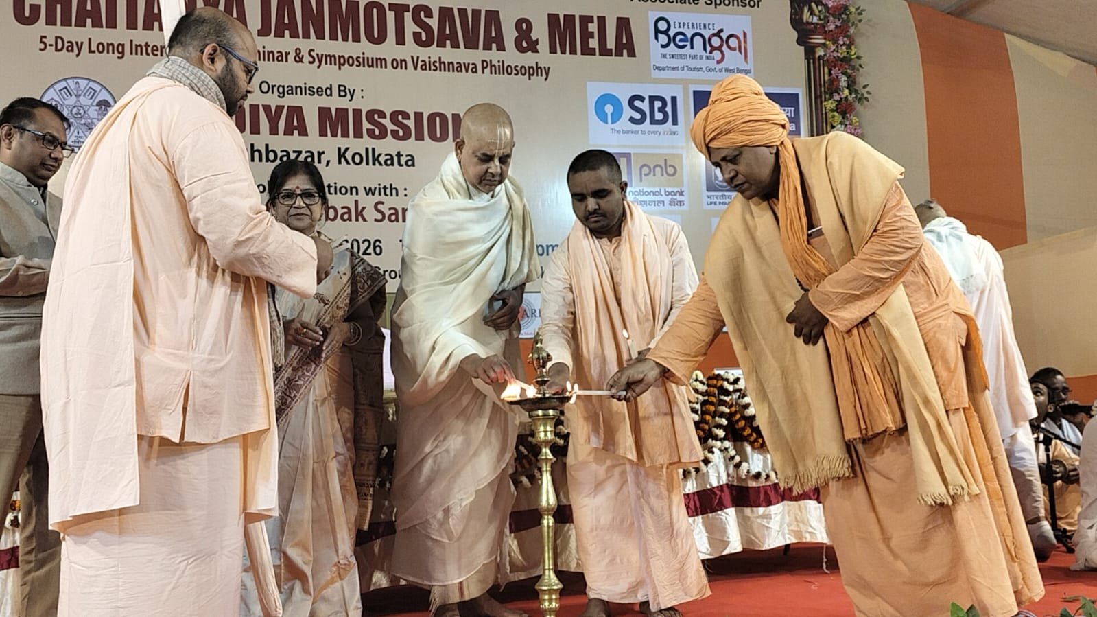 বাগবাজারে শুরু হল ১২ তম শ্রীচৈতন্য জন্মোৎসব ও মেলা, ভক্তি ও দর্শনের মিলনমেলা কলকাতায়।