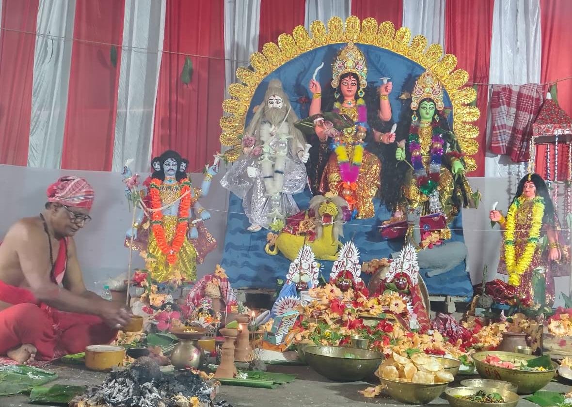 শতবর্ষ প্রাচীন শীতলা মায়ের পুজোয় আনন্দের জোয়ার, বাগ পরিবারে মিলনমেলা ও সাংস্কৃতিক উৎসবের রঙিন আয়োজন ২০২৬। শতবর্ষ প্রাচীন শীতলা মায়ের পুজোয় আনন্দের জোয়ার, বাগ পরিবারে মিলনমেলা ও সাংস্কৃতিক উৎসবের রঙিন আয়োজন ২০২৬।