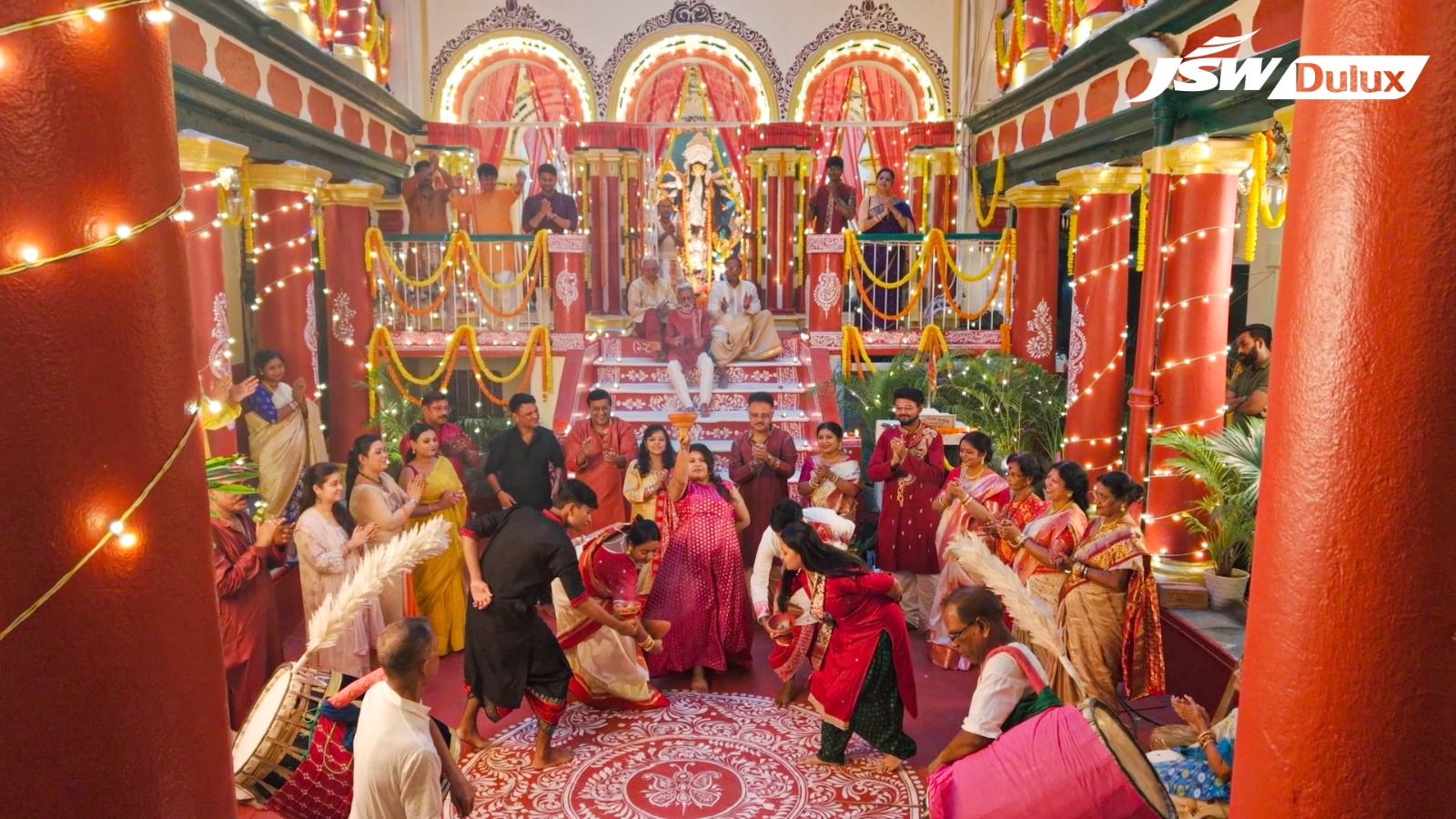 This Durga Pujo, JSW Dulux Brings a Fresh Coat of Colour to a 250-Year-Old Kolkata Badi*